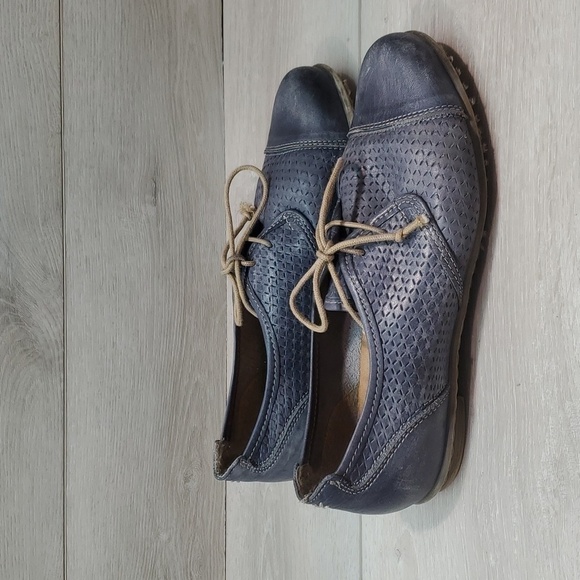 Taos Womens Leather Loafer Slip on shoes sz 38/7.5 - Picture 2 of 14